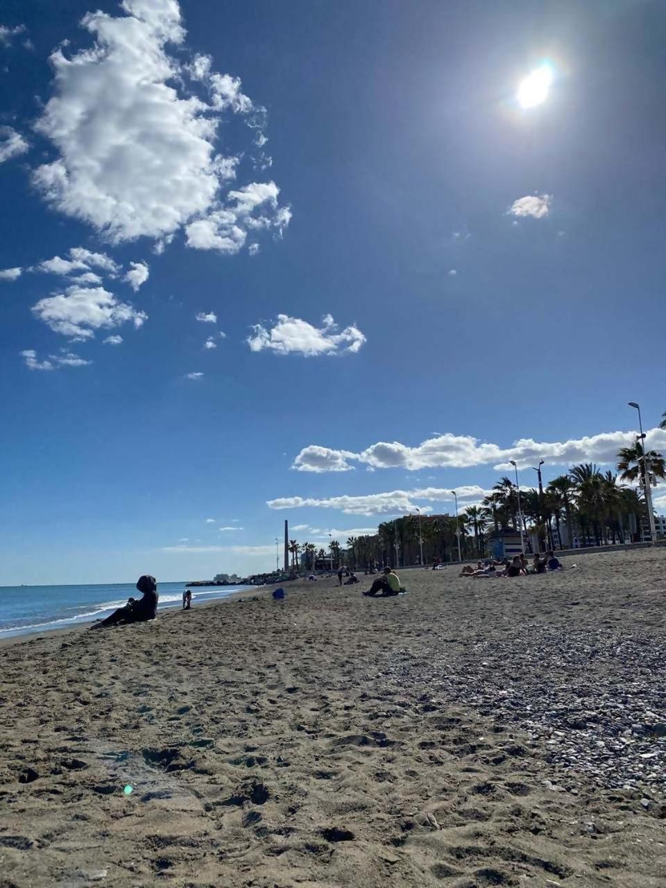 La Caramba Amplio Apartamento En La Playa Малага Екстер'єр фото