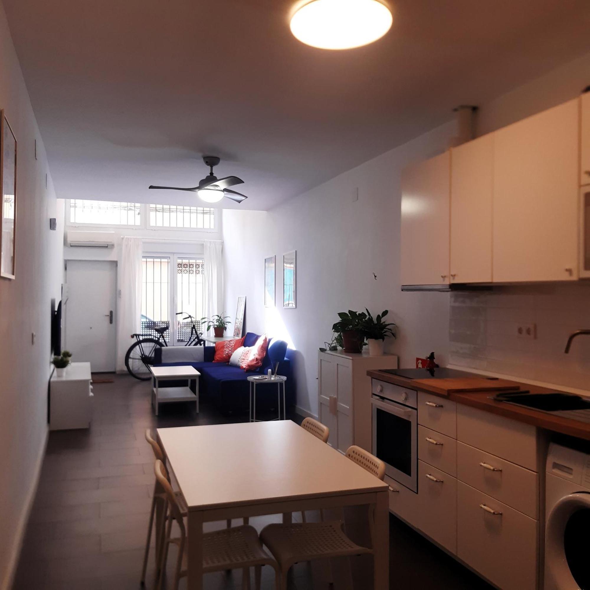 La Caramba Amplio Apartamento En La Playa Малага Екстер'єр фото